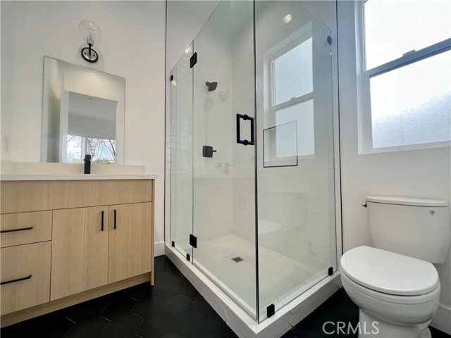 5232 Tilden Avenue photo 8