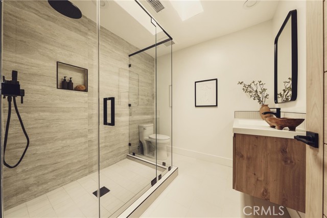 4195 Alonzo Avenue, Encino CA: https://media.crmls.org/medias/4103b10f-0749-4232-afcc-de814c50e31e.jpg