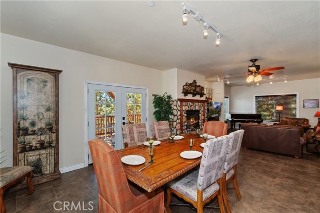 Detail Gallery Image 9 of 45 For 26589 Amador, Lake Arrowhead,  CA 92352 - 4 Beds | 3 Baths