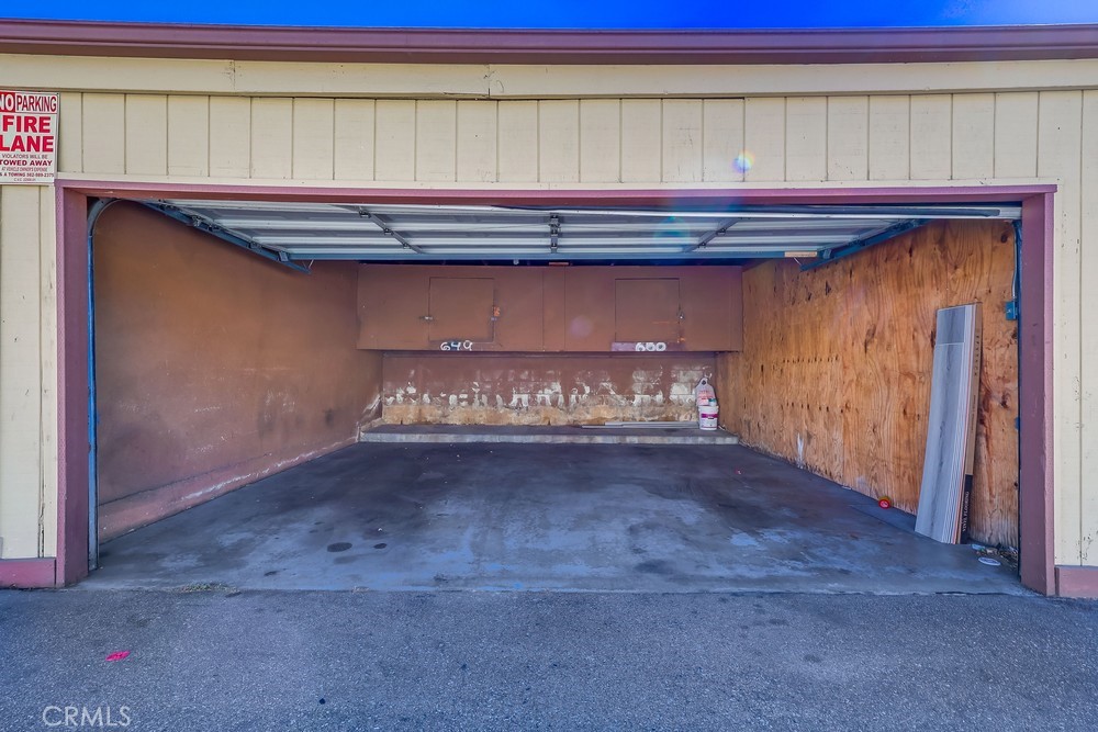 https://media.crmls.org/medias/410548d0-d19c-4057-9e0e-126793fa70b3.jpg?preset=X-Large