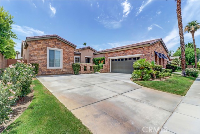 81835 Eagle Claw Drive, La Quinta CA: https://media.crmls.org/medias/4105aa72-081e-4dca-8015-f18eac28f400.jpg
