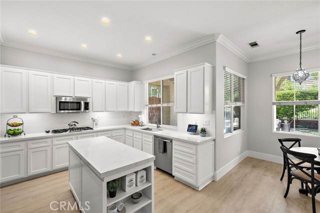 18 Beacon, Ladera Ranch CA: https://media.crmls.org/medias/41063787-4b14-4c75-aa3a-8e1326f4b121.jpg