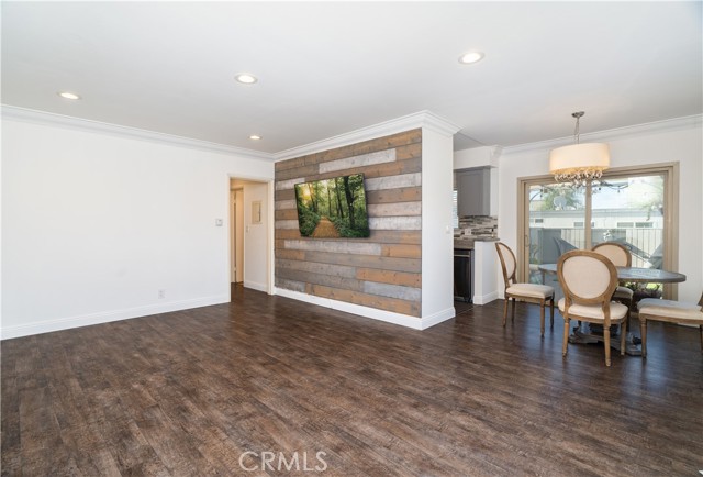 Detail Gallery Image 4 of 24 For 6041 Fountain Park St #9,  Woodland Hills,  CA 91367 - 2 Beds | 1 Baths