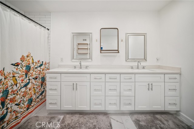 Detail Gallery Image 18 of 27 For 19545 Sherman Way, Reseda,  CA 91335 - 3 Beds | 1/1 Baths