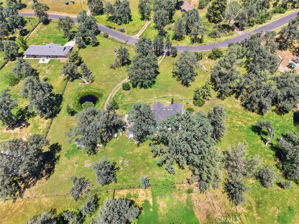 https://media.crmls.org/medias/4106b7e5-7091-4207-9f13-810ef022a8fe.jpg?preset=X-Large