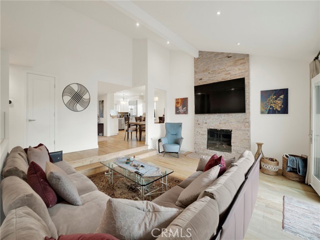 Detail Gallery Image 9 of 27 For 10335 Orton Ave, Los Angeles,  CA 90064 - 3 Beds | 2/1 Baths