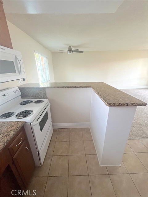 Detail Gallery Image 7 of 31 For 931 W 19th St #31,  Costa Mesa,  CA 92627 - 1 Beds | 1 Baths