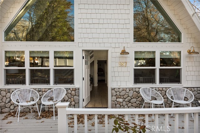 Detail Gallery Image 11 of 51 For 987 Tirol Ln, Lake Arrowhead,  CA 92352 - 3 Beds | 2 Baths