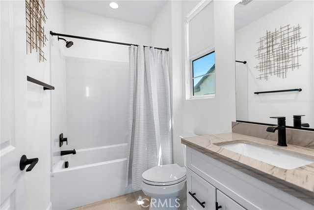 Detail Gallery Image 17 of 33 For 11731 Canoga Ave, Chatsworth,  CA 91311 - 5 Beds | 5/1 Baths