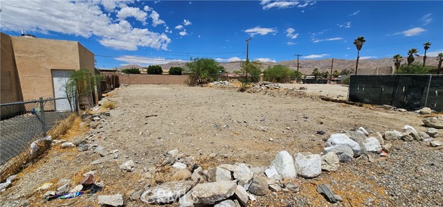 Detail Gallery Image 3 of 5 For 66220 1st St, Desert Hot Springs,  CA 92240 - – Beds | – Baths