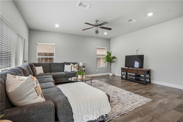 Detail Gallery Image 14 of 39 For 4852 Kinross Ct, Merced,  CA 95348 - 4 Beds | 2/1 Baths