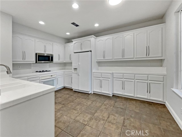 Detail Gallery Image 14 of 27 For 51 Village Square, Pleasant Hill,  CA 94523 - 3 Beds | 3/1 Baths