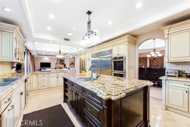 Detail Gallery Image 25 of 52 For 12530 Collins St, Valley Glen,  CA 91607 - 6 Beds | 5/1 Baths
