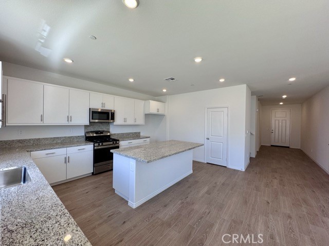 Detail Gallery Image 12 of 62 For 29943 Ballast Rd, Menifee,  CA 92584 - 4 Beds | 3 Baths