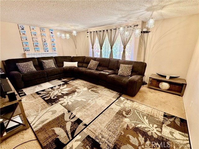 Detail Gallery Image 14 of 33 For 14210 Kingsway Ct, Moreno Valley,  CA 92553 - 4 Beds | 2 Baths