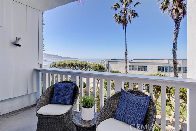 620 The Village, Redondo Beach, California 90277, 2 Bedrooms Bedrooms, ,2 BathroomsBathrooms,Residential,Sold,The Village,SB22017350