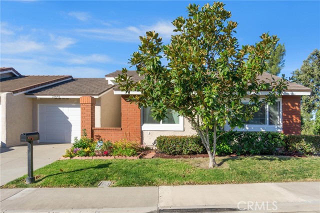 Detail Gallery Image 2 of 22 For 23641 via Garfias, Mission Viejo,  CA 92692 - 2 Beds | 2 Baths