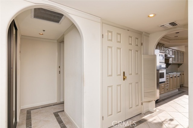 345 Pioneer Drive, 1705 photo 10