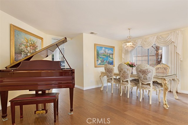 Detail Gallery Image 10 of 43 For 19 Tennessee, Irvine,  CA 92606 - 4 Beds | 2/1 Baths