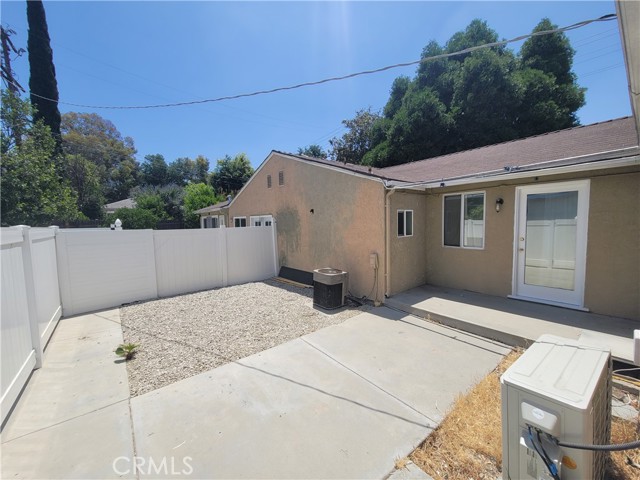 21912 Celes Street, Woodland Hills CA: https://media.crmls.org/medias/410e7440-9a74-4022-868a-5495d7309fa3.jpg