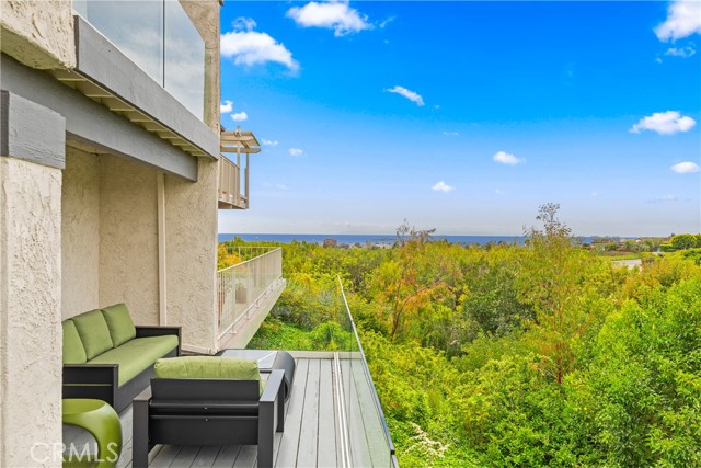 9 Jasmine Creek Dr, Corona del Mar CA: https://media.crmls.org/medias/410f1443-797d-4b36-9a53-bf4ac486f62c.jpg