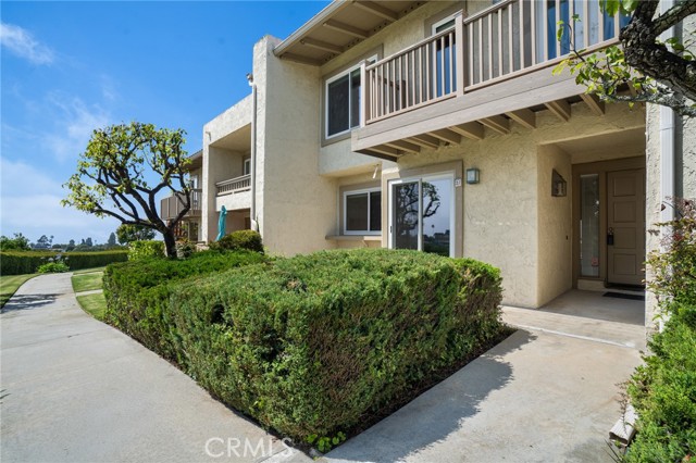 21 Hilltop Circle, Rancho Palos Verdes CA: https://media.crmls.org/medias/410f996f-80b7-4dbd-9310-ae0fd9372ebf.jpg