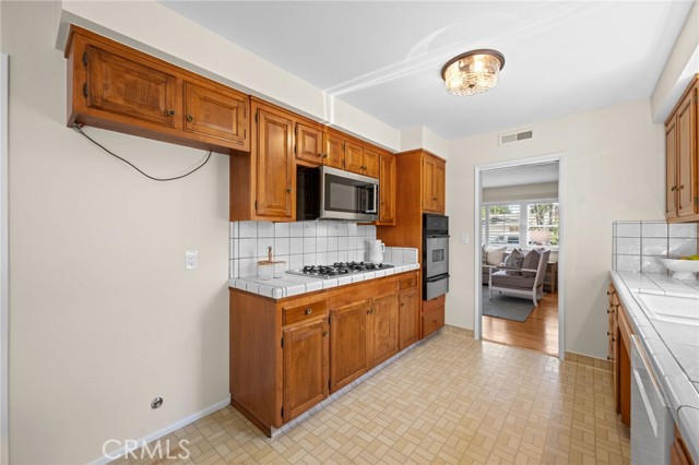 Detail Gallery Image 22 of 64 For 939 W Orange Rd, Santa Ana,  CA 92706 - 3 Beds | 2 Baths