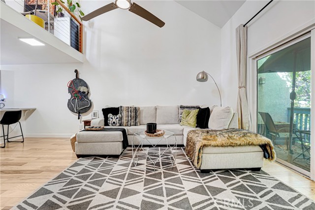 Detail Gallery Image 12 of 21 For 7050 Shoup Ave, Canoga Park,  CA 91303 - 1 Beds | 1 Baths