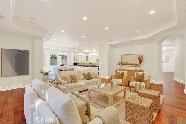 Detail Gallery Image 19 of 74 For 113 S Herrin, Manhattan Beach,  CA 90266 - 5 Beds | 4/1 Baths