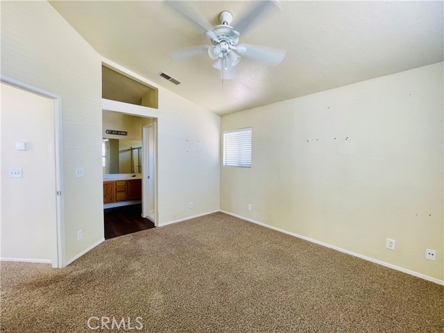 Detail Gallery Image 9 of 26 For 1942 Ivory Ave, Palmdale,  CA 93550 - 4 Beds | 2/1 Baths