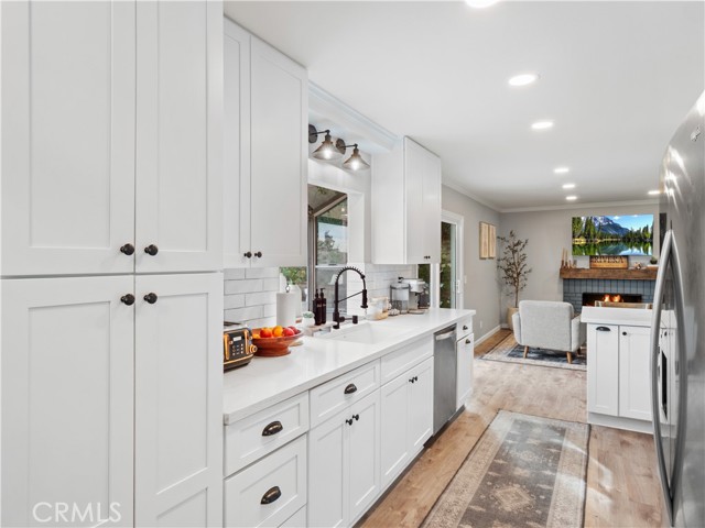 Detail Gallery Image 7 of 27 For 28316 Royal Dr, Castaic,  CA 91384 - 3 Beds | 2/1 Baths