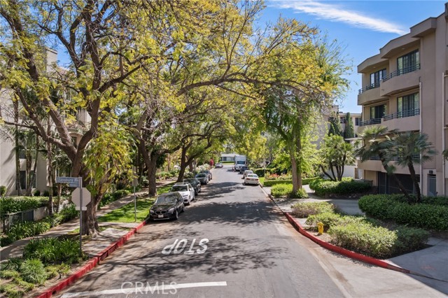2 Bed Home for Sale in Sherman Oaks, California
