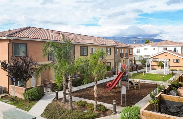 Detail Gallery Image 28 of 32 For 16425 Arrow #1214,  Fontana,  CA 92335 - 3 Beds | 2/1 Baths