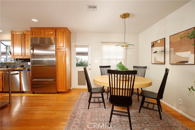 Detail Gallery Image 9 of 35 For 1624 Santa Barbara Ave, Glendale,  CA 91208 - 4 Beds | 3 Baths