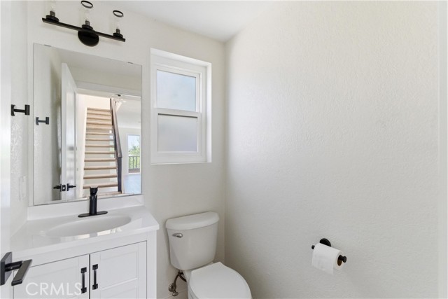 Detail Gallery Image 10 of 41 For 1095 Mesa Bluff, Costa Mesa,  CA 92627 - 2 Beds | 2/1 Baths