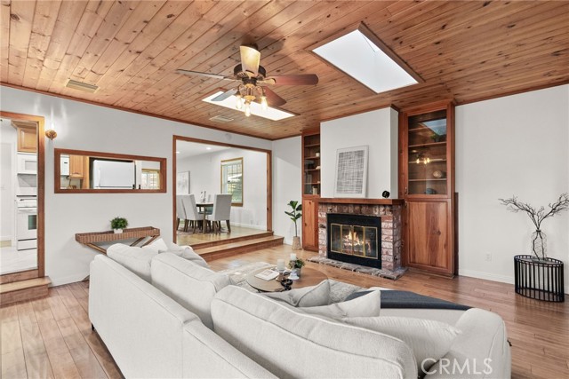 Detail Gallery Image 1 of 24 For 6313 Bluebell Ave, North Hollywood,  CA 91606 - 3 Beds | 2 Baths