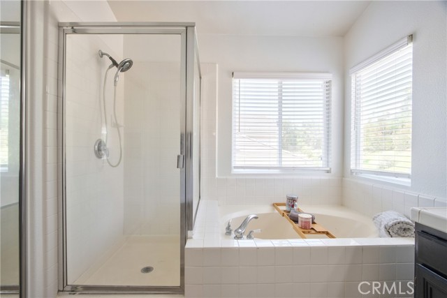 29708 Gracilior Drive, Escondido CA: https://media.crmls.org/medias/411277c0-43a6-4091-9622-90be15b8b358.jpg