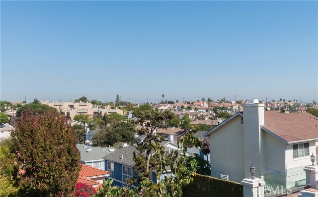 1909 Belmont Lane, Redondo Beach, California 90278, 3 Bedrooms Bedrooms, ,2 BathroomsBathrooms,Residential,Sold,Belmont,SB17231850