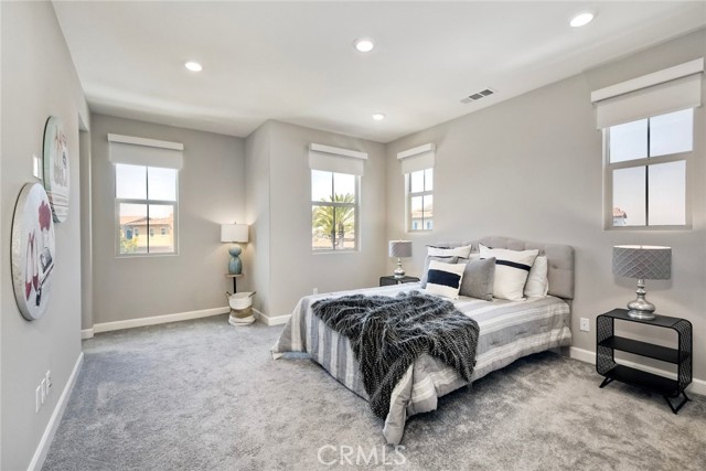 1097 Delpy View, Vista CA: https://media.crmls.org/medias/4112e988-b276-4905-a765-2bea4fee5ad6.jpg