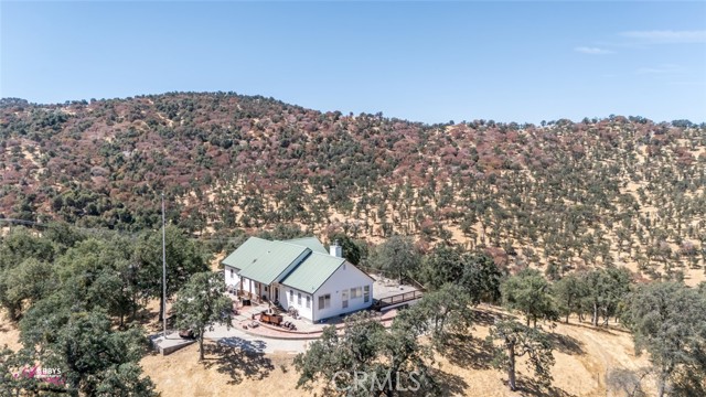 Detail Gallery Image 3 of 28 For 14718 Hwy 155, Glennville,  CA 93326 - 3 Beds | 2/1 Baths