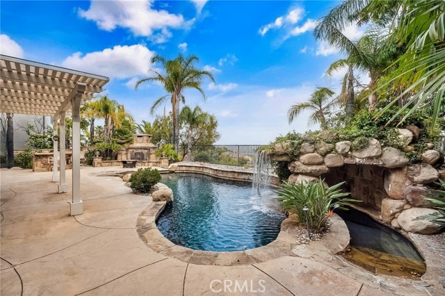 Detail Gallery Image 2 of 72 For 24274 Reyes Adobe Way, Valencia,  CA 91354 - 5 Beds | 4/1 Baths