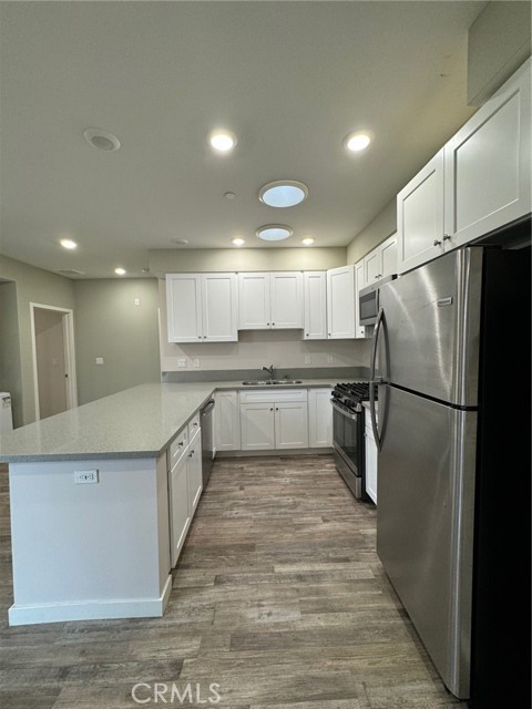 Detail Gallery Image 5 of 32 For 621 1/2 N Normandie Ave, Los Angeles,  CA 90004 - 4 Beds | 4 Baths