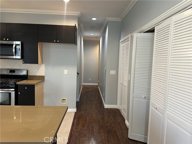 Detail Gallery Image 14 of 23 For 14343 Tiara St #2,  Sherman Oaks,  CA 91401 - 3 Beds | 2 Baths