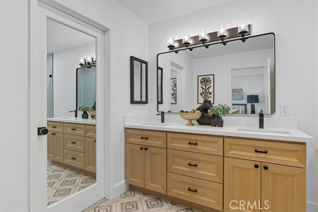 12 Gettysburg, Irvine CA: https://media.crmls.org/medias/41143637-566a-4587-80cf-dc685be2cd70.jpg