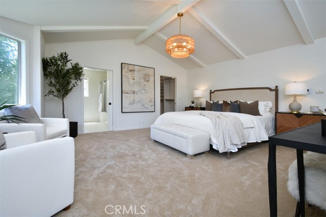 4058 Shadyglade Avenue, Studio City CA: https://media.crmls.org/medias/4114c1fc-ce58-47ab-96eb-9b5c9c438561.jpg