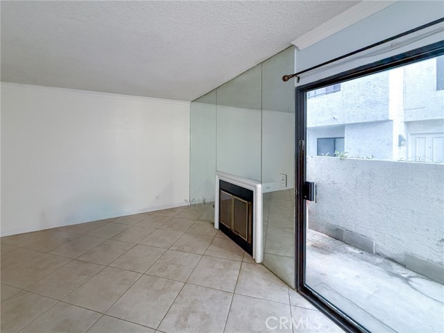 Detail Gallery Image 3 of 16 For 631 Park Shadow Ct, Baldwin Park,  CA 91706 - 2 Beds | 2 Baths