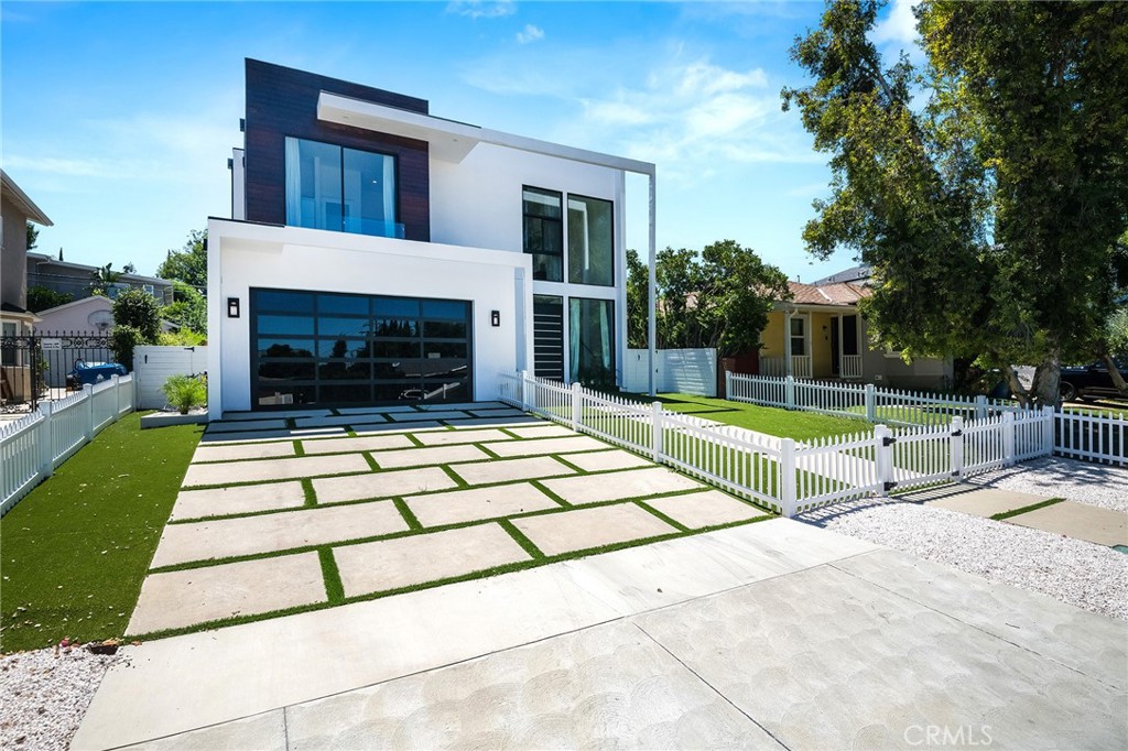 18016 Valley Vista Boulevard, Encino, CA 91316