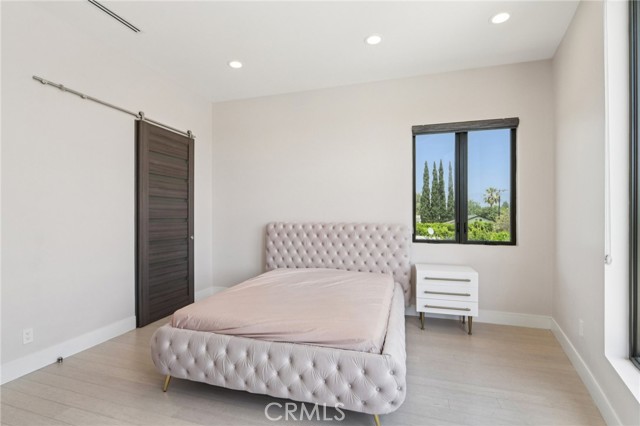 10418 Rubio Avenue, Granada Hills CA: https://media.crmls.org/medias/41171b48-ebf5-4664-a35f-fb1d4325aca4.jpg