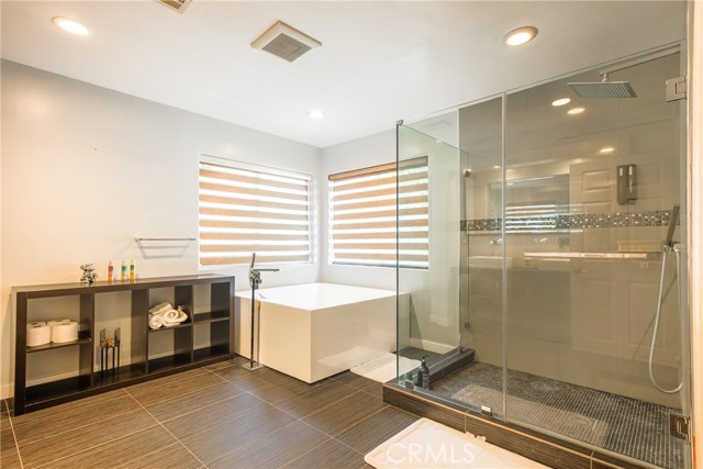 Detail Gallery Image 21 of 36 For 3959 Tropical Dr, Studio City,  CA 91604 - 3 Beds | 3/1 Baths