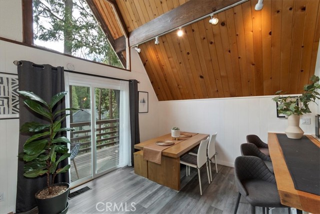 Detail Gallery Image 16 of 71 For 155 Birchwood, Lake Arrowhead,  CA 92352 - 3 Beds | 2 Baths